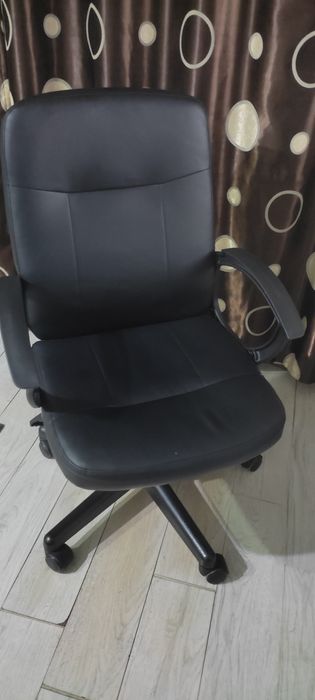 Vând scaun birou stare f buna