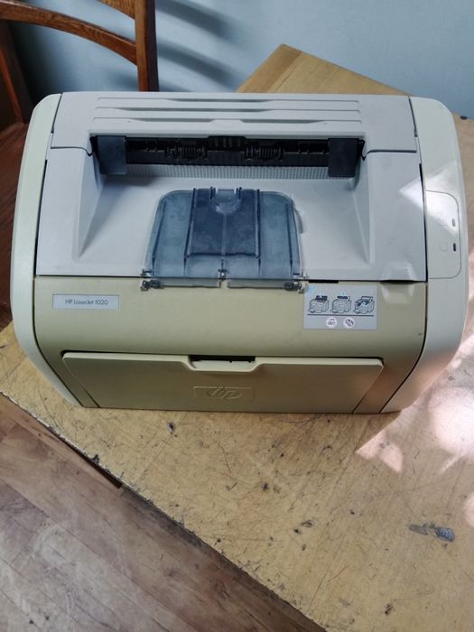 Продам принтер 1020