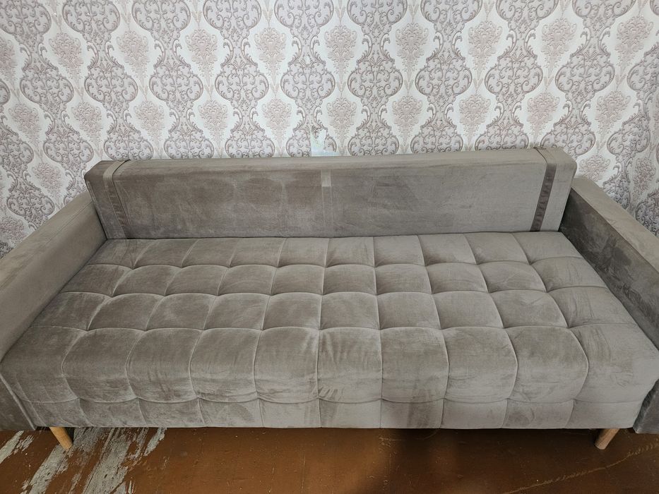 Диван срочно продам