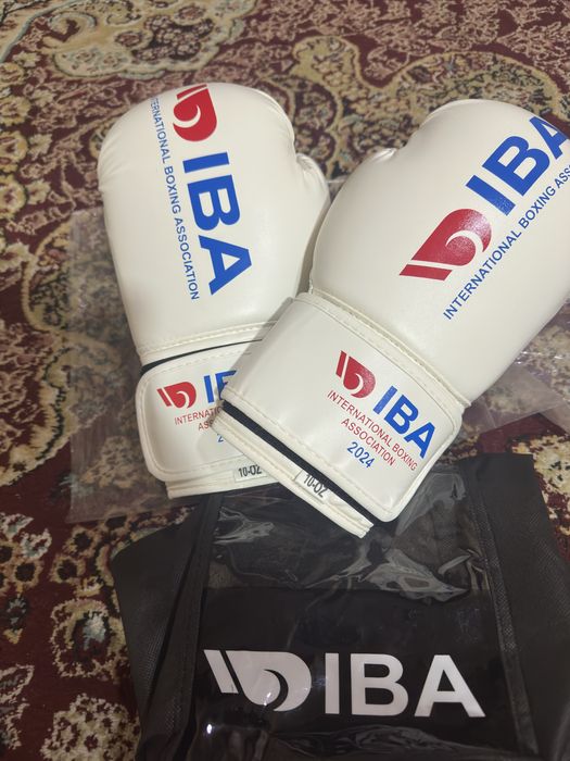 Бокс перчатки IBA