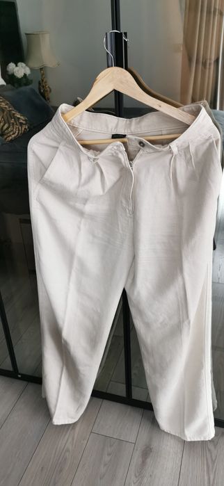 Vând pantaloni Massimo Dutti