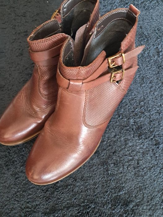 Vând ghete piele 38