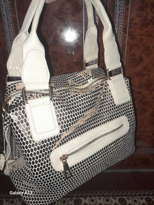 Ayollar sumkasi yangiiii  srochna sotiladi