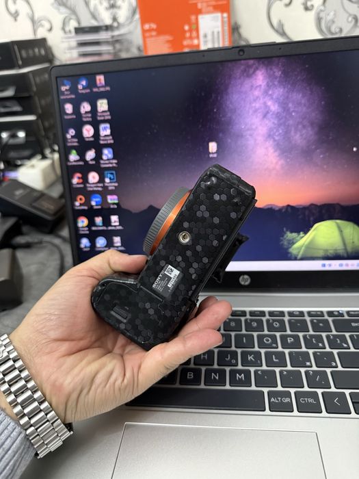 Sony a7 3 body sotiladi