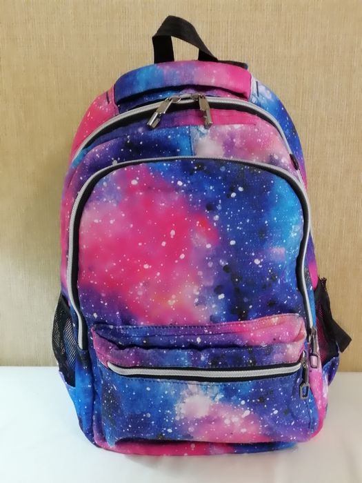 Продам школьные рюкзаки.