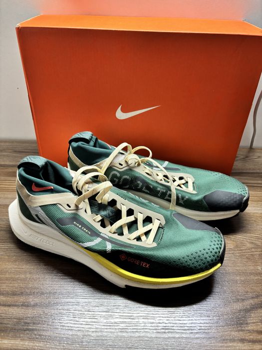 Кроссовки Nike Goretex не промокающие