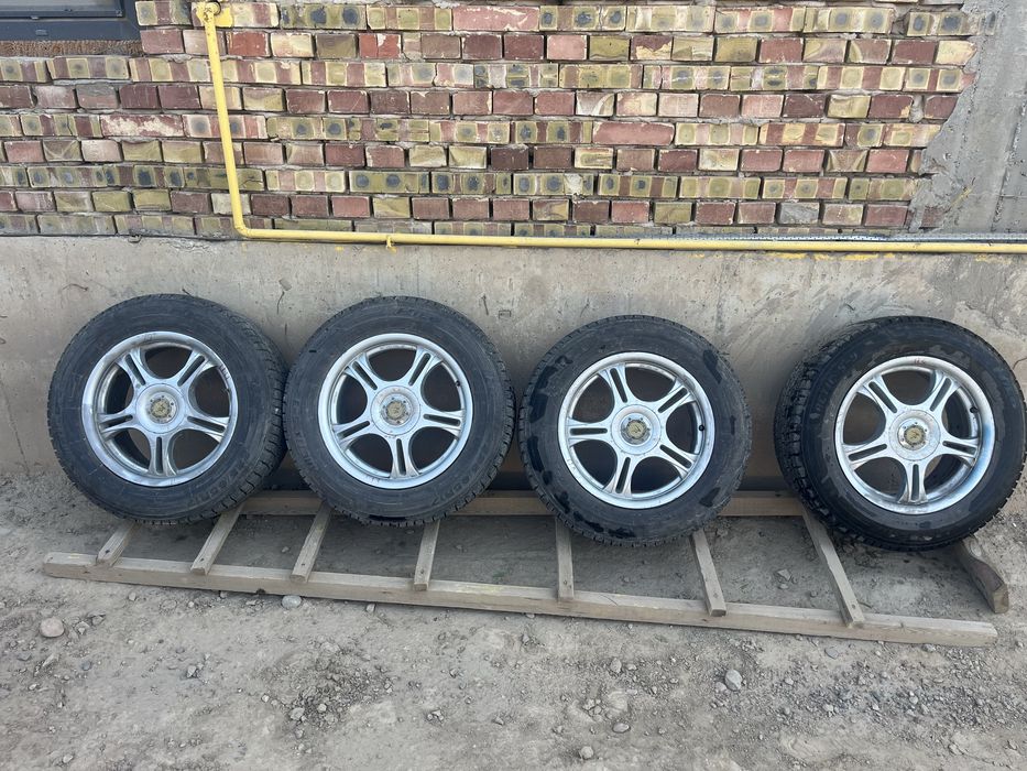 Зимние шины 225/65/17 комплект