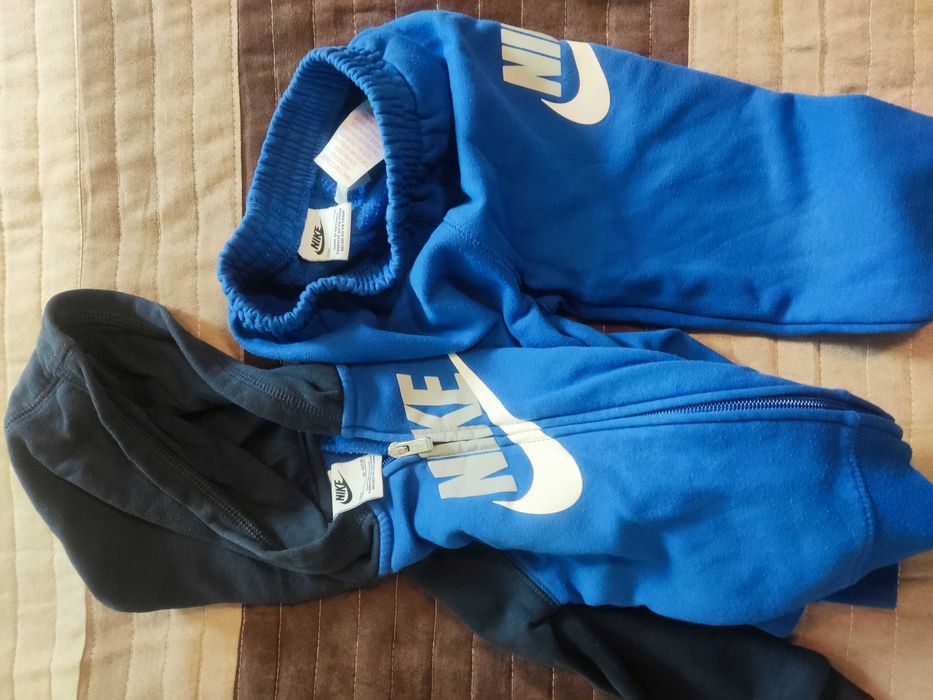 Маркови Спортни екипи дънки суичъри