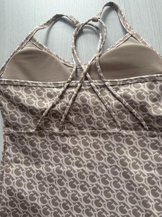 Дамски спортен топ Guess