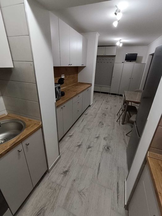 prima inchiriere apartament renovat complet 2 camere