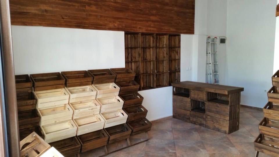 стъпаловиден дървен стелаж за плод и зеленчук