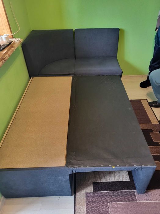 Разтегателен диван за кухня