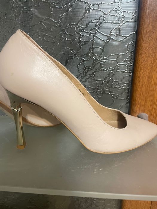 Vând Pantofi toc 36 piele naturală comozi