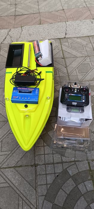 Лодка за захранка