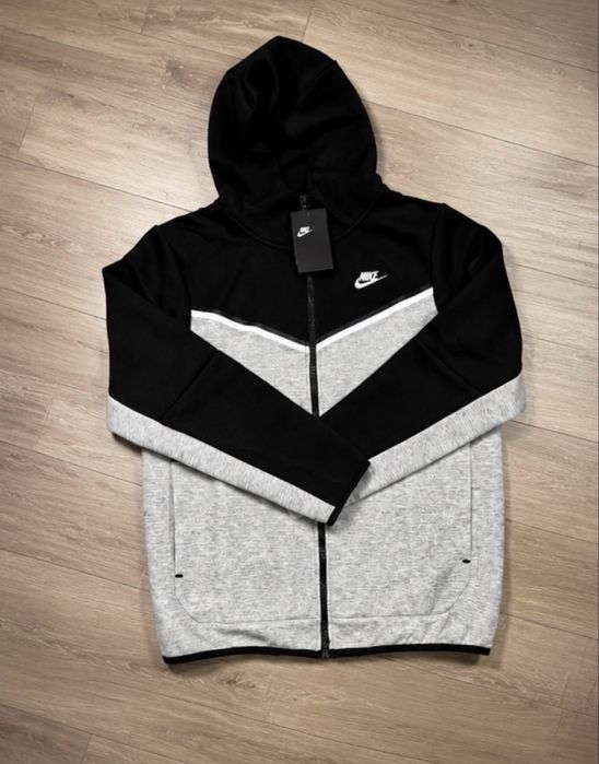 Срочно продам Nike Tech Fleece Серая