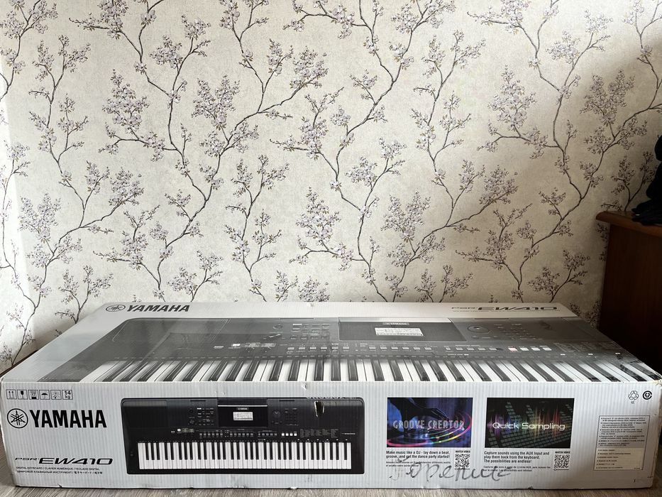 Синтезатор YAMAHO PSR EW410