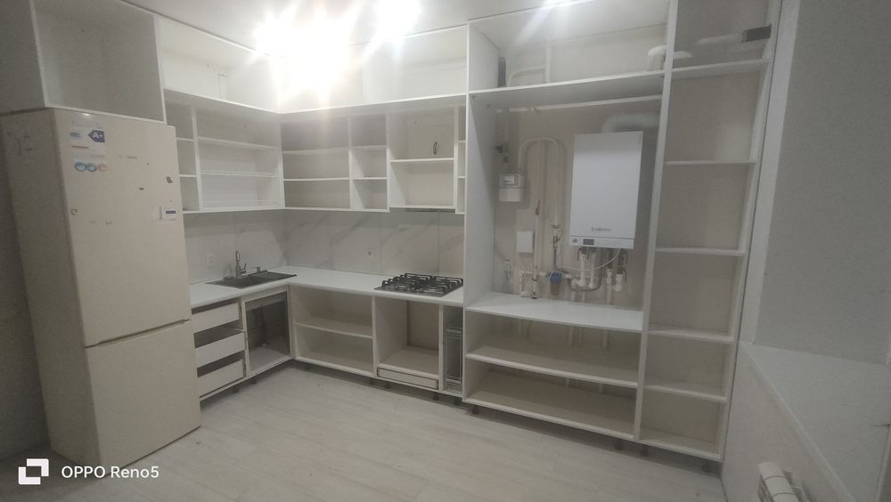 Срочно продам  кухонный  гарнитур без фасадов