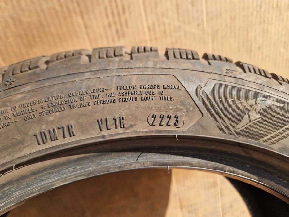 1 брой Goodyear R17 225/45
Зимна гума
DOT2223