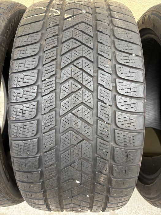 Два броя зимни гуми  Bridgestone 275/40/19 и 2 броя Пирели 275/40/19