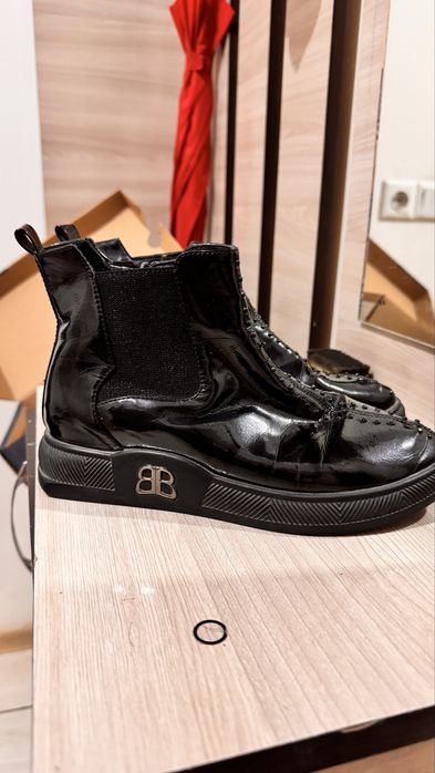 Обувь б/у Эко-кожа (230 размер)