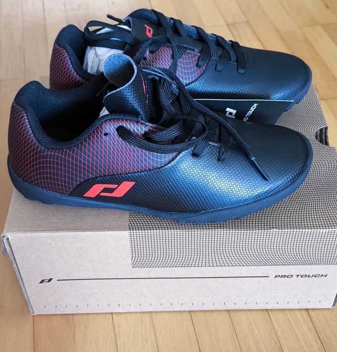 Adidasi Pro Touch fotbal 31