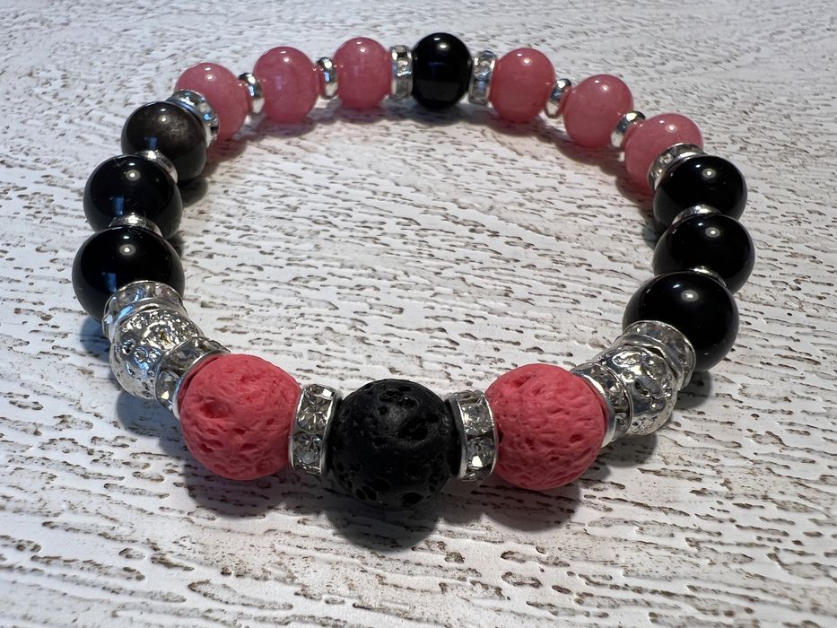 Гривни от полускъпоценни камъни