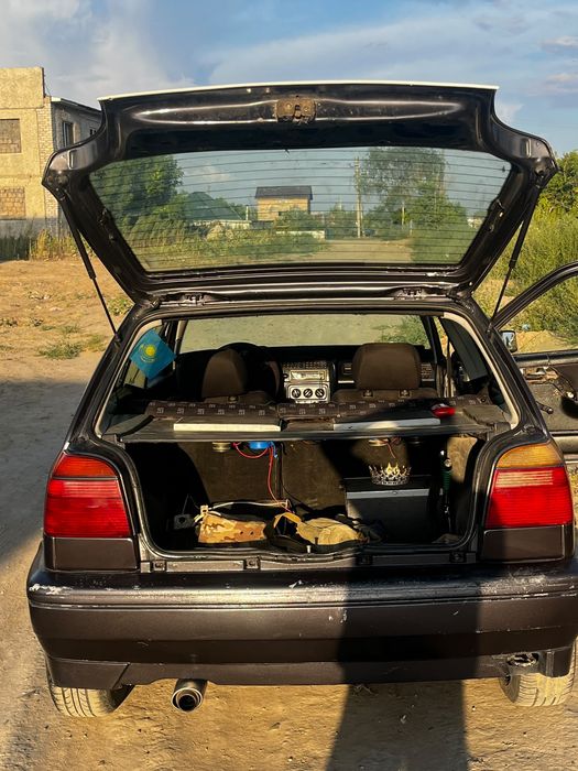 Продам гольф 3 купэ 1.8 моно