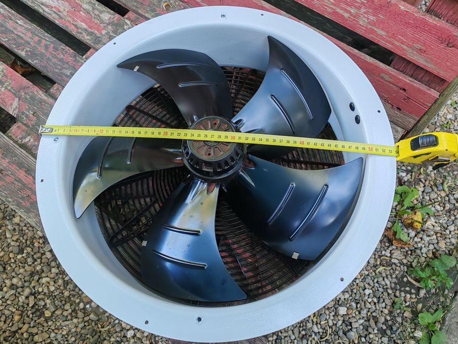 Ventilator axial