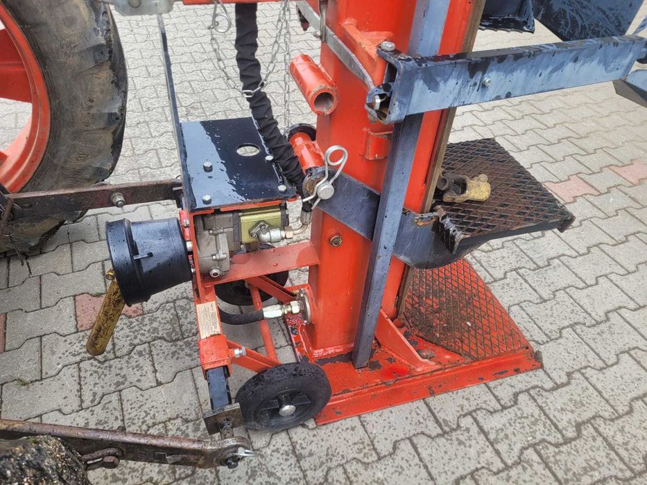 Despicator de lemne hidraulic