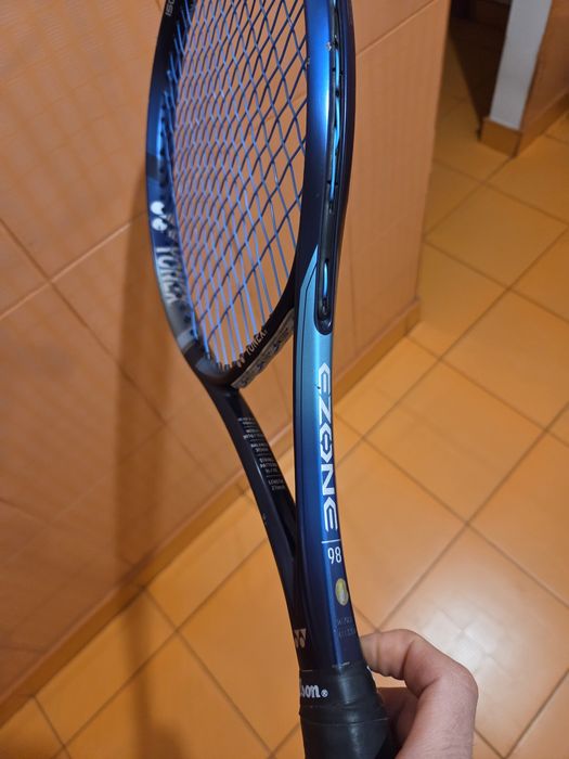Racheta tenis Yonex Ezone Sky Blue 98 305g racordaj nou foarte buna