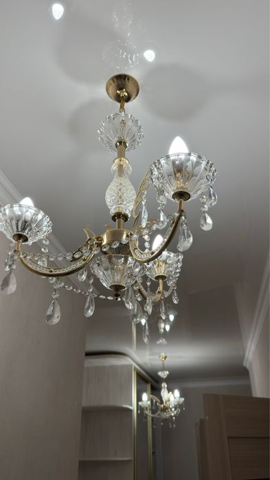 Продаются люстры