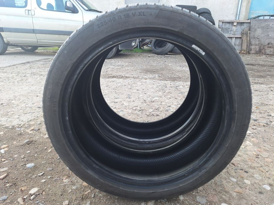 225 40 18 Continental winter 2броя