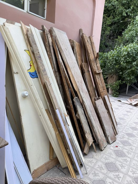 Сосновые доски на дрова