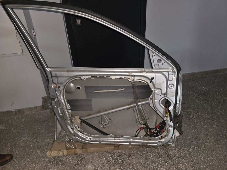Продам дверь для Hyundai Avanta