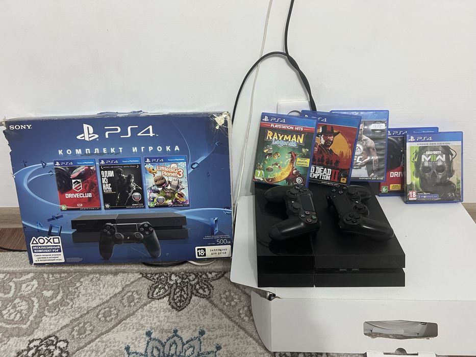 Продам PS4  хорошем состоянии