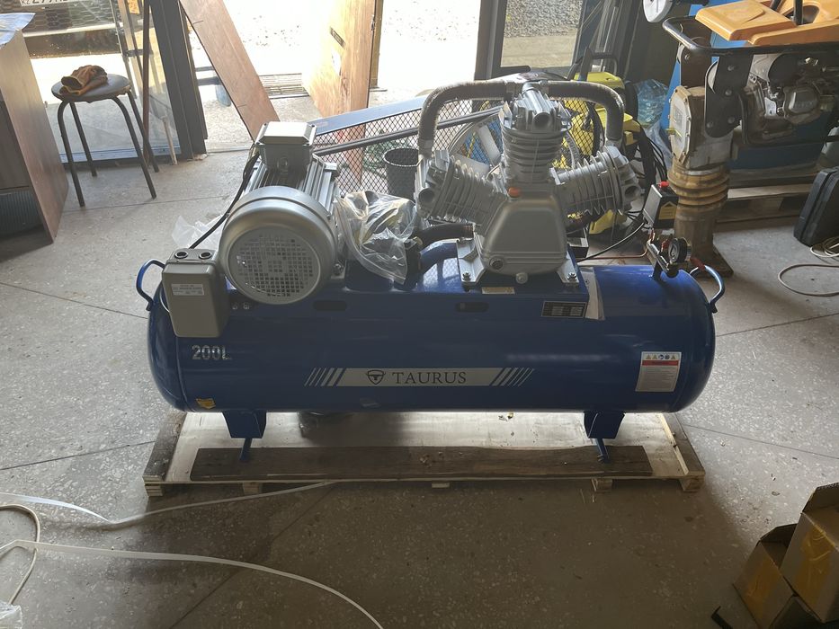 Компрессор воздушный маслянный