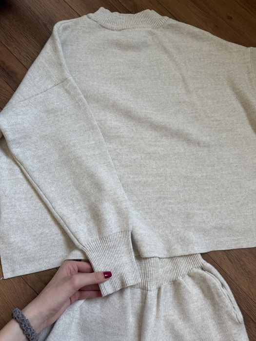 Бежов плетен комплект