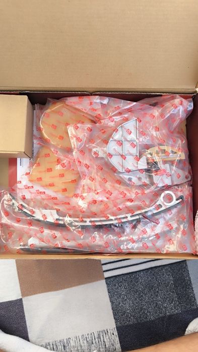 Продам комплект цепи ГРМ