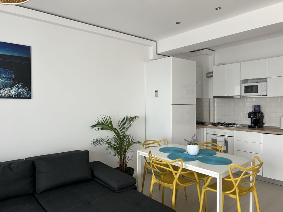 Apartament modern cu vedere la mare – închiriere 1 septembrie–30 aprilie 2027 | 350 €/luna