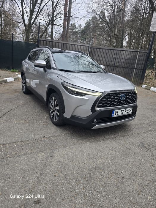 Toyota Corolla Cross Hybrid 4x4 Panoramic!