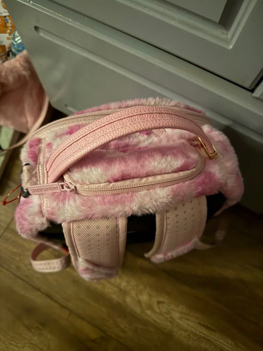 раница Sprayground pink fur