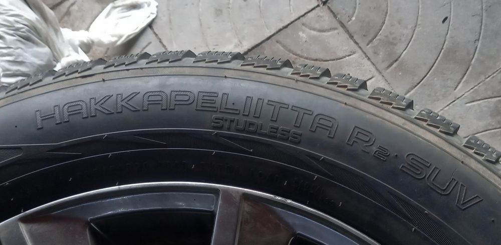 Nokian hakkapeliitta 285/50r20