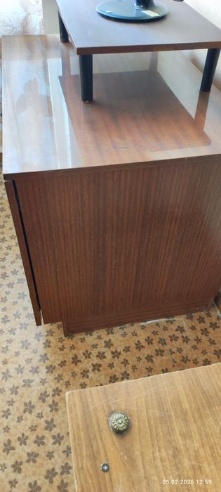 Тумбочка  под телевизор.