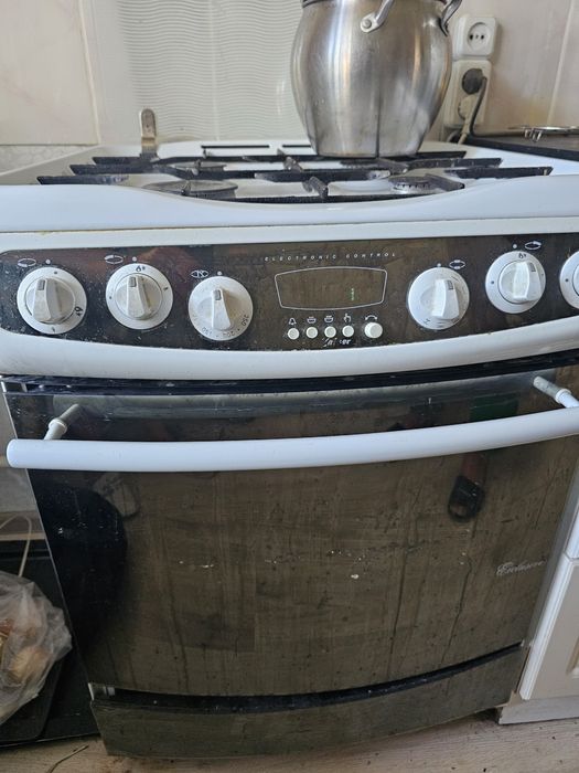 Продам газовую плиту