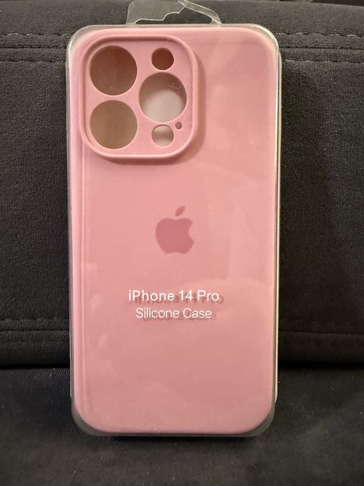 Чехлы на iPhone 14 Pro