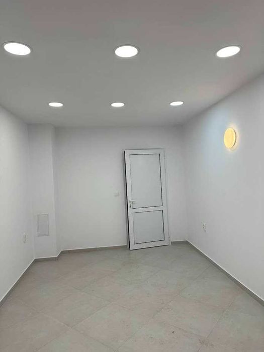 Дава се под наем Офис в Велико Търново, Бузлуджа - 40 кв.м за 19.89 € - Снимка #1