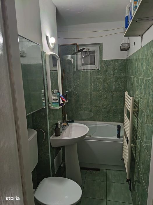 Apartament 2 camere etaj 3 mobilat utilat zona Sf Vineri