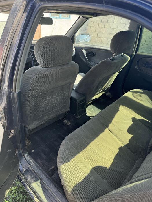 Машина ниссан примера