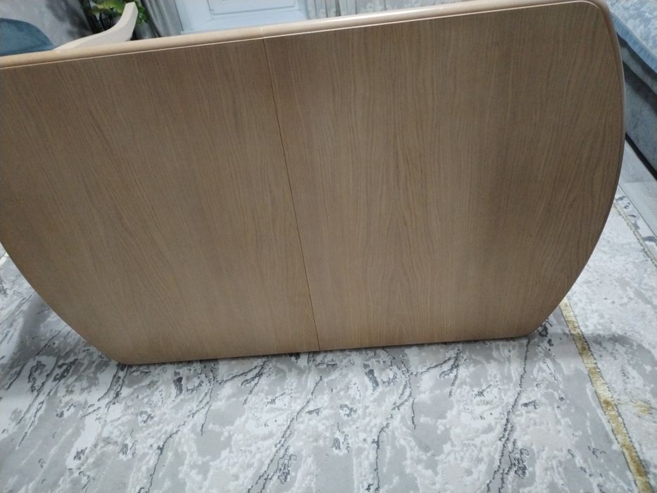 Продам стол лесной орех