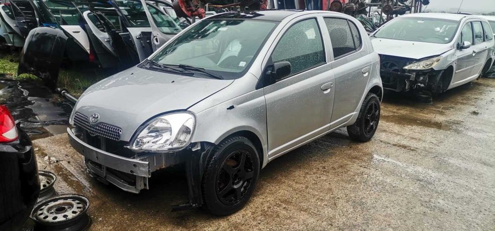 Тойота Ярис 2003г.